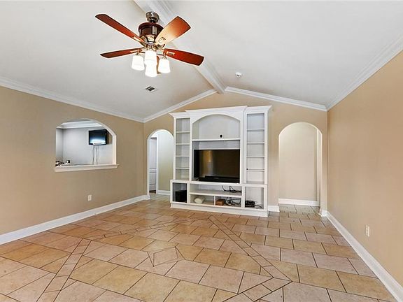 4th image of 7501 Bullard Ave