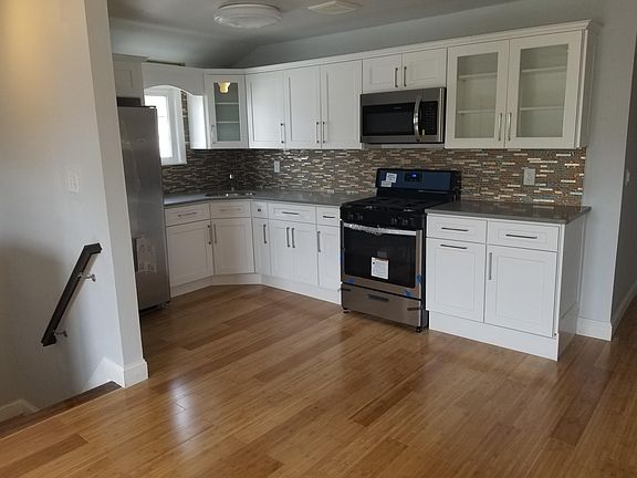 4th image of 22807 146th Ave #2