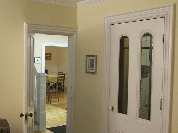 Parlor, tin ceiling detail