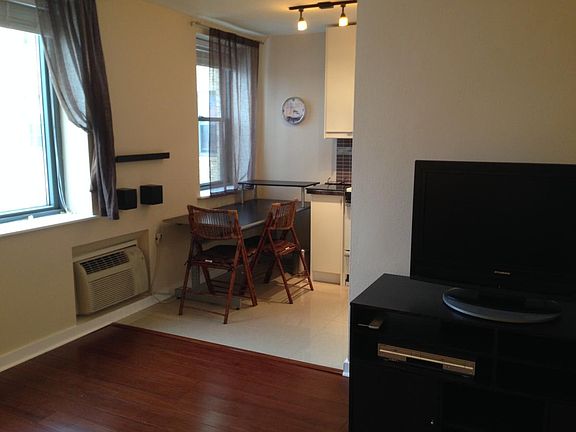 3rd image of 2601 Pennsylvania Ave APT 1115