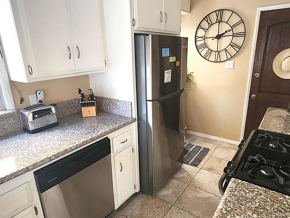 4th image of 235 Glendora Ave #235B