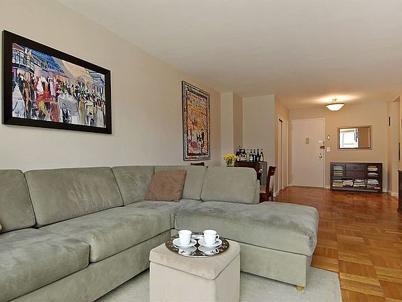 3rd image of 101 W 12th St APT 15O