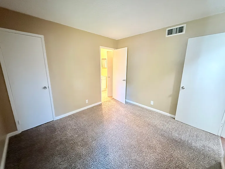 6881 Kettering Cir — Photo 17