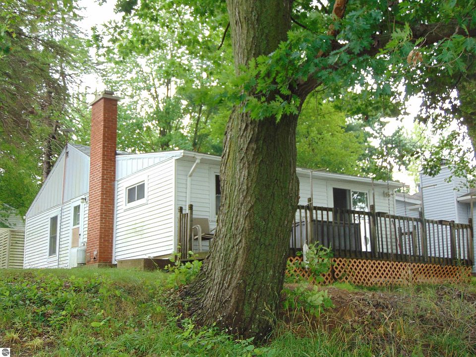 1st image of 13475 Armitage Dr