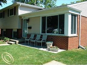 4th image of 36341 Meadowbrook St