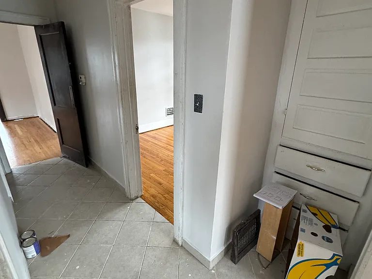 1241-1243 Beaconsfield Ave #1241 — Photo 6