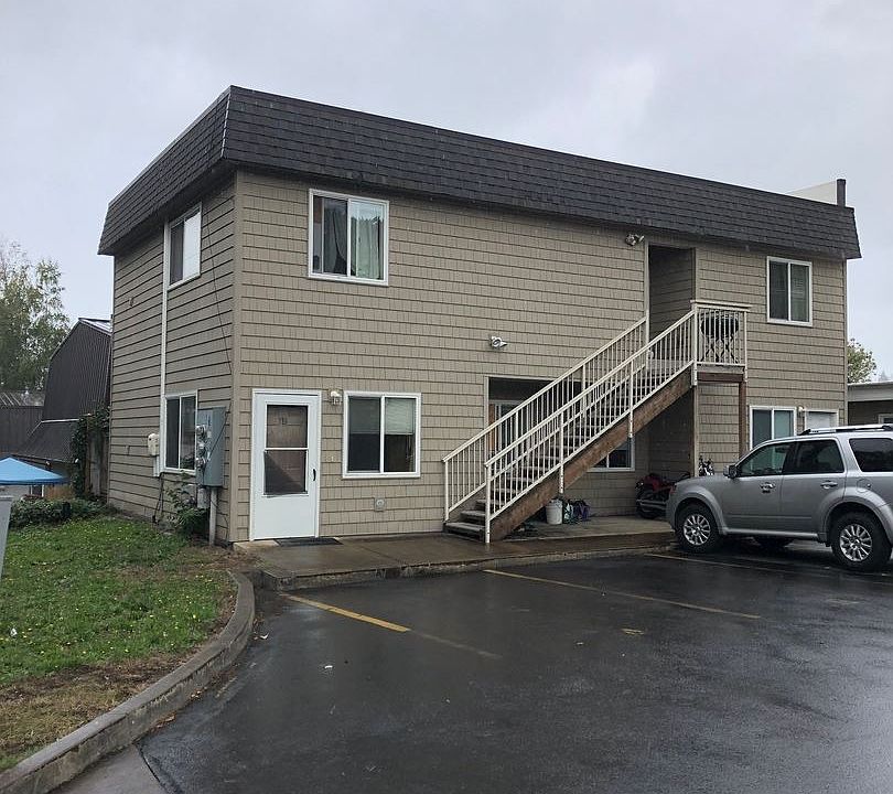 1st image of 716 SE Davis St