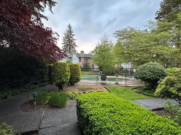 14836 SE 16th St APT 20, Bellevue, WA 98007