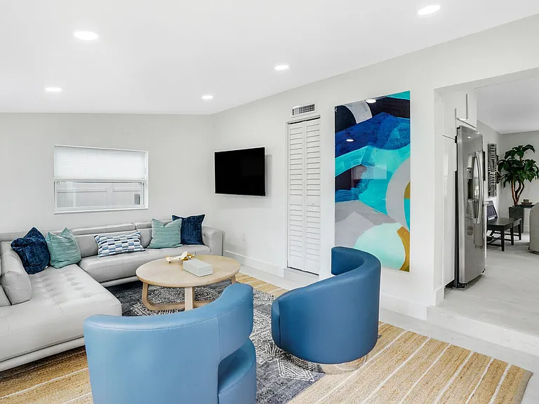 340 Summa St — Photo 11