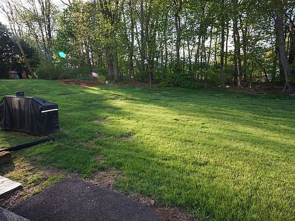 4th image of 8 Hillside Ave