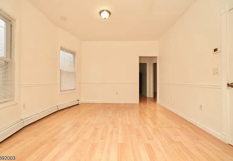 466 Cortlandt St #2 — Photo 8