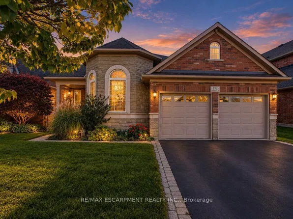 172 Valmont St, Hamilton, ON L9G 4Z9