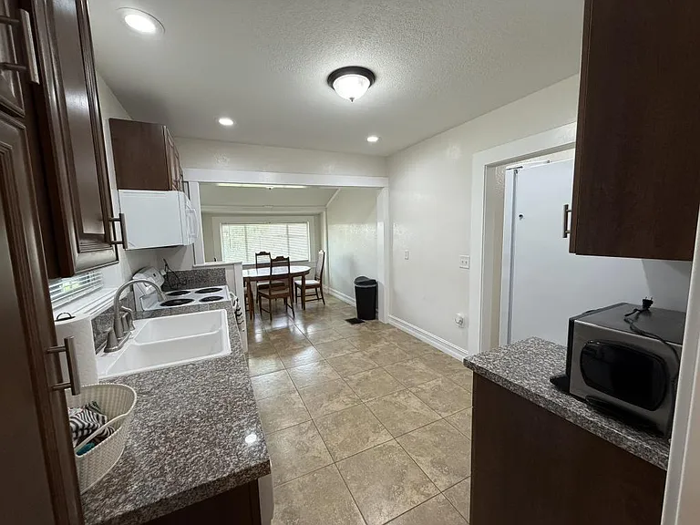 903 E New York Ave — Photo 12