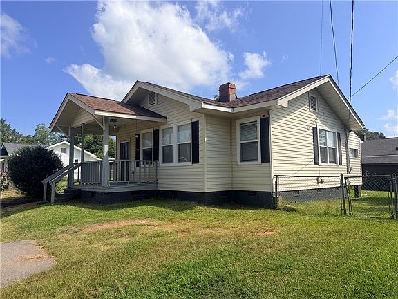2nd image of 901 Goddard Ave