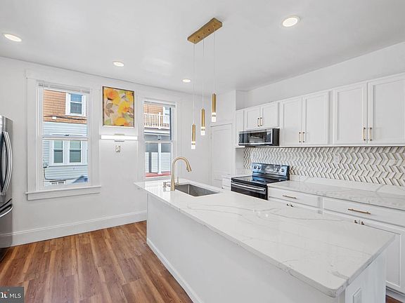 2nd image of 719 Virginia Ave
