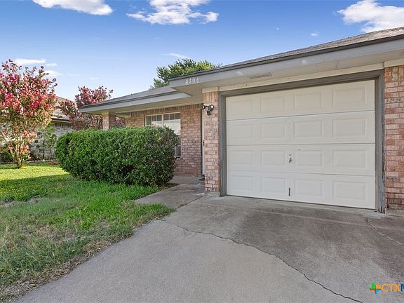 2nd image of 4406 Acorn Creek Trl