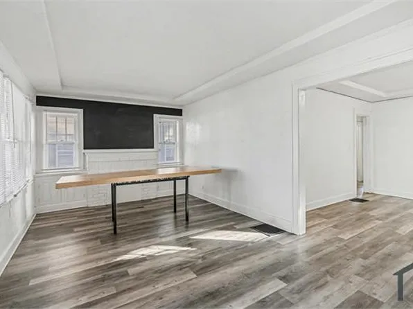 2219 E Gregory Blvd, Kansas City, MO 64132