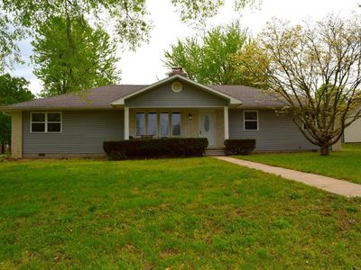 1344 Belle Air Pl, Carthage, MO, 64836