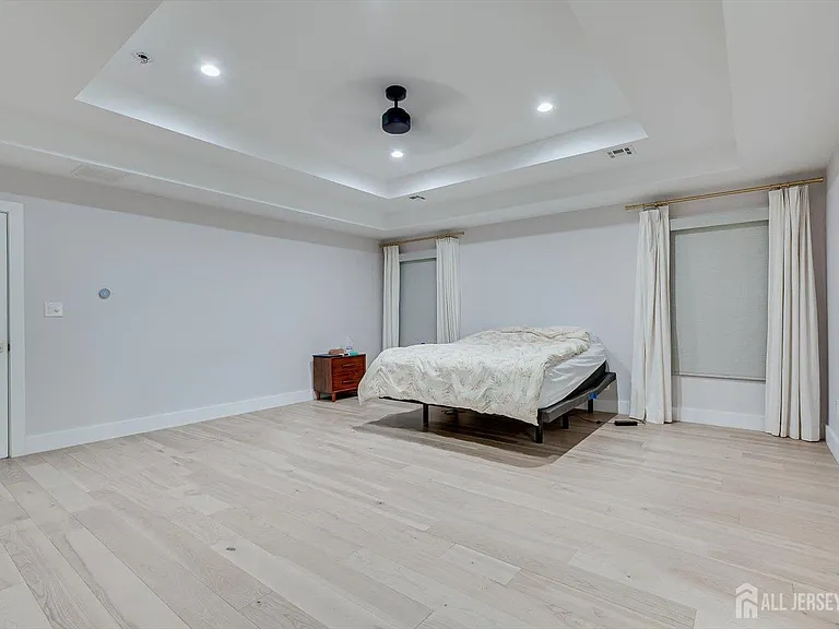 145 Center St — Photo 30
