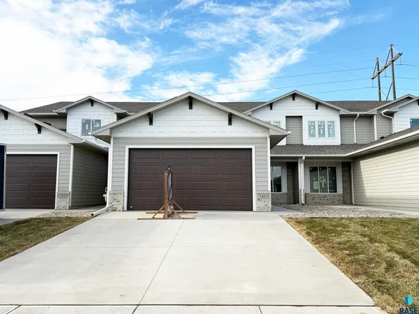 5929 S Spirea Ave, Sioux Falls, SD 57108