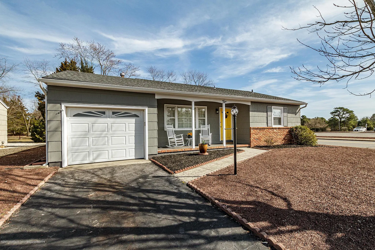 2 Surrey Ct photo 1