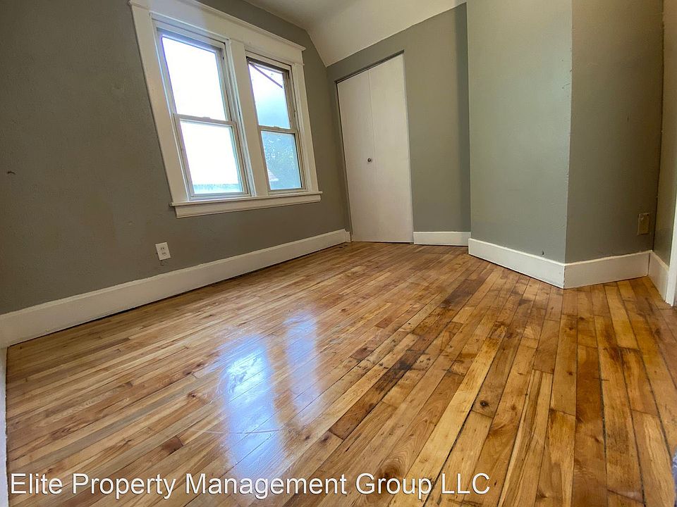 1st image of 1065 Ross Ave