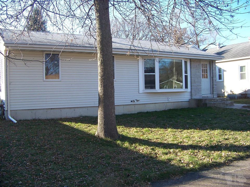 1st image of 689 13th St SE