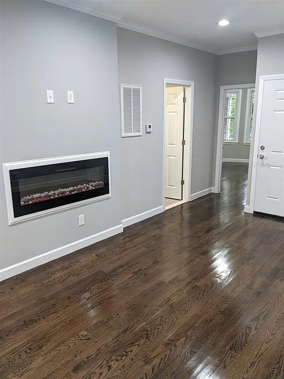 3 bed, $3,000 — Photo 3