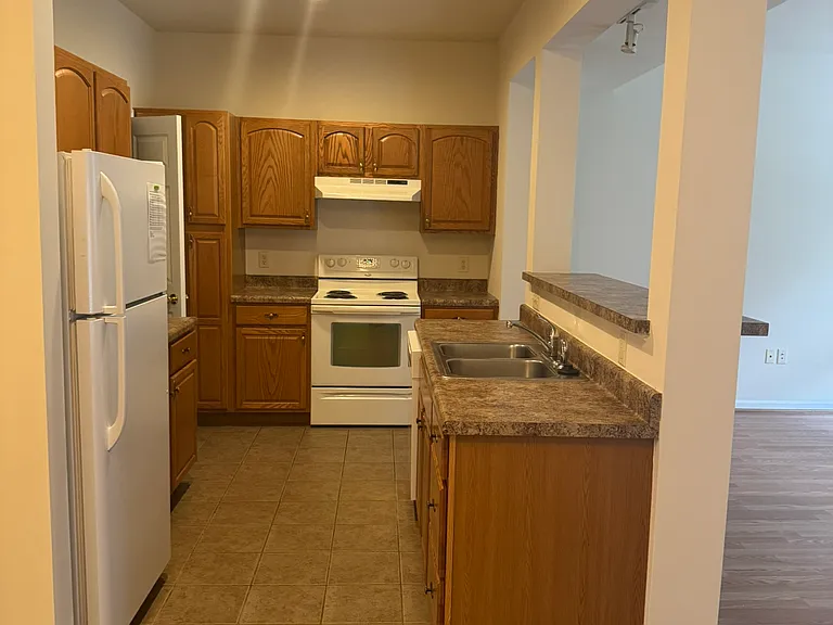 2043 Clinton Ave — Photo 3