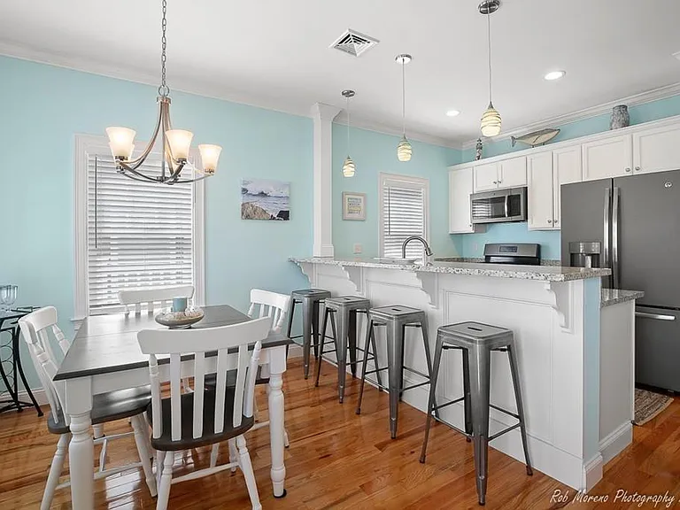 44 Railroad Ave — Photo 4