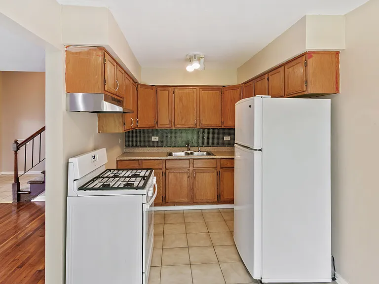1106 Williamsburg Rd — Photo 4