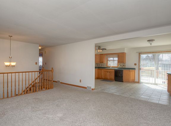 3rd image of 4513 Spruce Ln