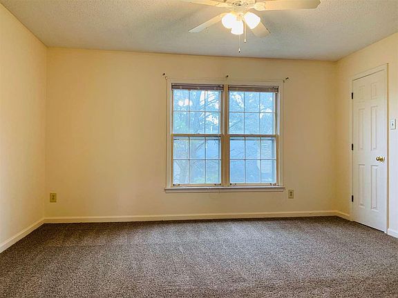 2nd image of 5566 Blossom Ln