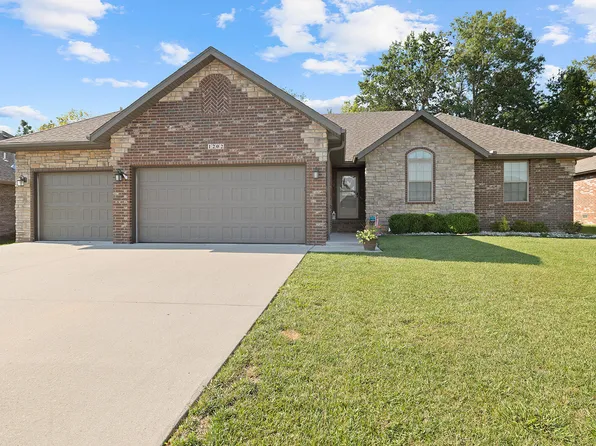 1202 W Denali Drive, Nixa, MO 65714