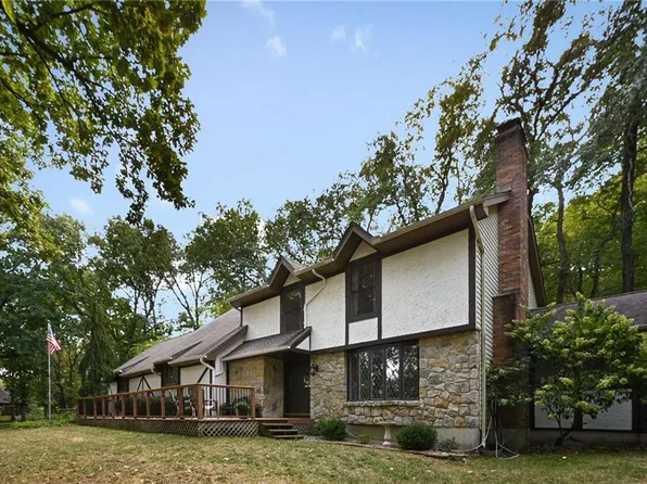 6930 Kimberly Ln, Shawnee, KS 66218