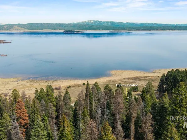 30 Burnt Wagon Trl, Cascade, ID 83611