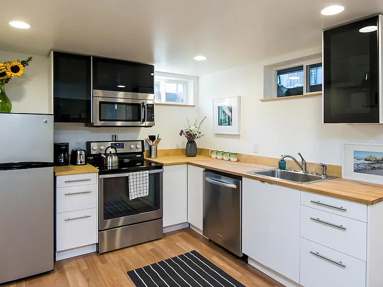2628 NE Ainsworth St #B — Photo 9