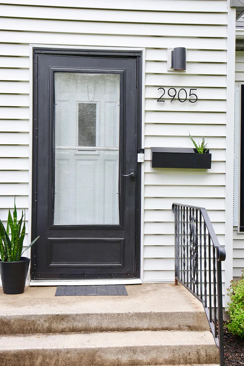 Welcome home! - 2905 Georgia Ave S