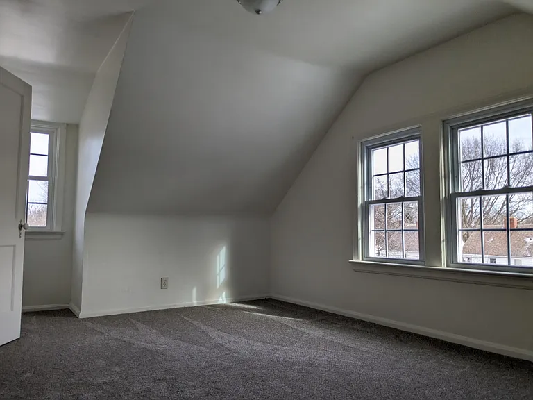 3701 Ingleside Rd #UPSTAIRS — Photo 11