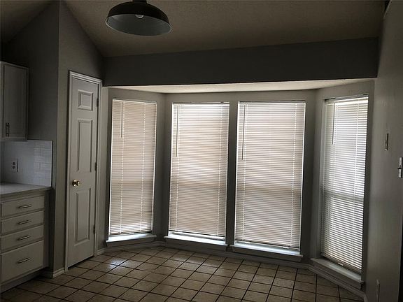 4th image of 1205 Calvert Dr