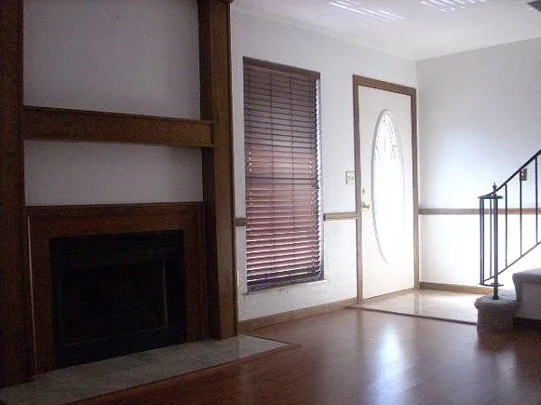 2 bed, 2.5 bath, 1700 sqft, $1,600 — Photo 3