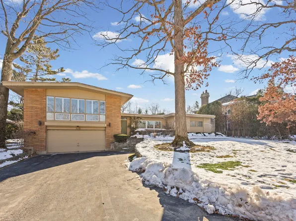 130 Rockgate Ln, Glencoe, IL 60022