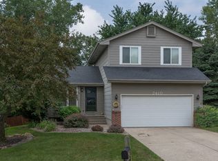2410 Sandler Dr, Urbandale, IA 50322