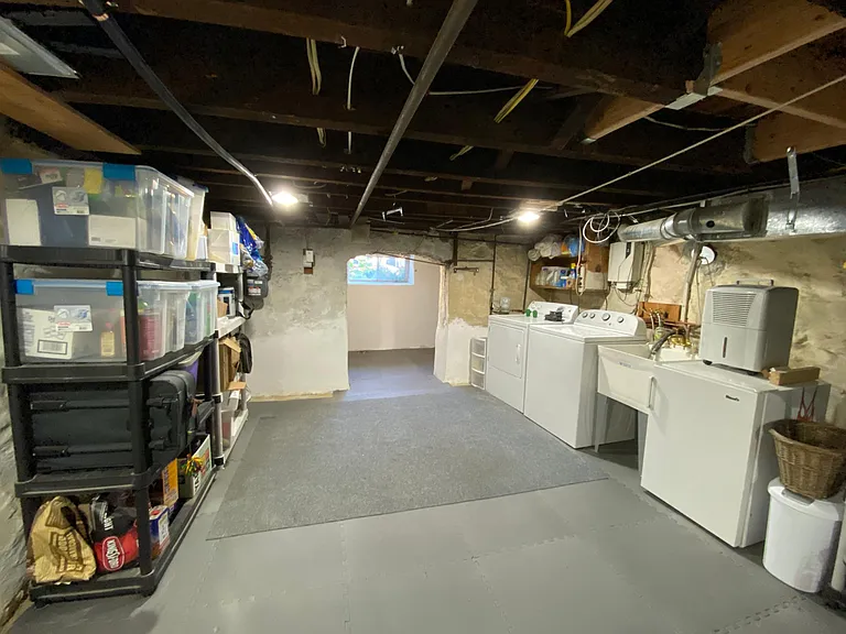 471 Markle St — Photo 22