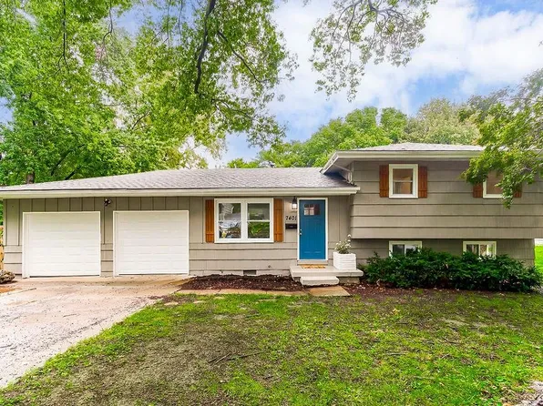 7401 Melrose Ln, Shawnee, KS 66203
