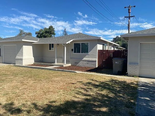 1351 E Oak Ave — Photo 20