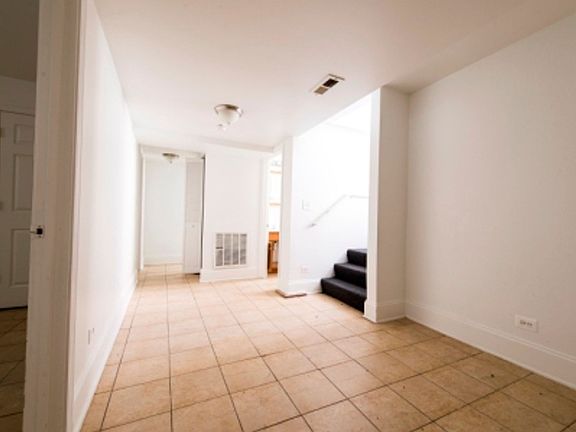 4th image of 7241 S Phillips Ave #3E