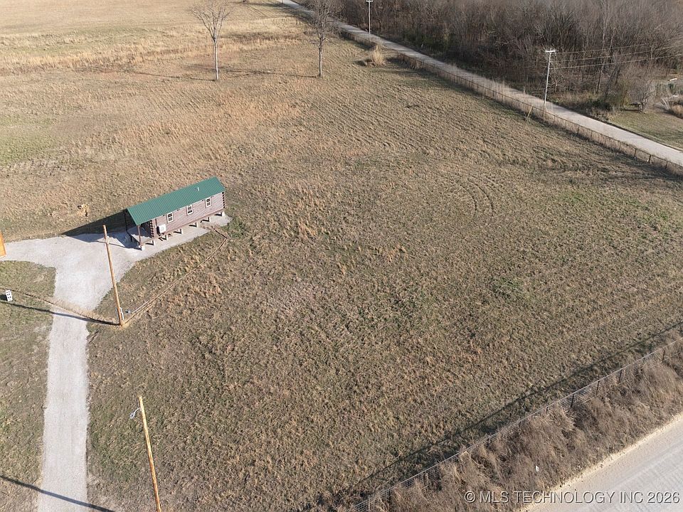 2nd image of 1940 N 240th Rd