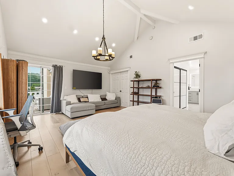 Gladiola Dr — Photo 22