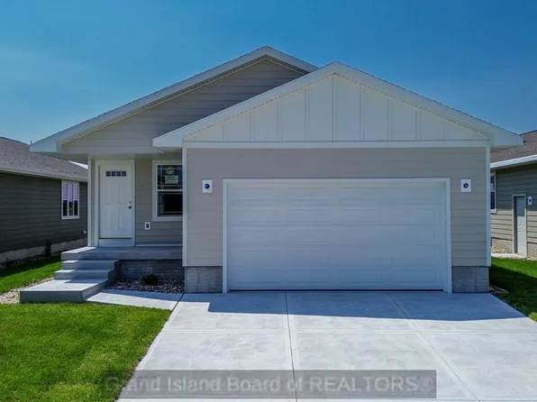 4321 Dawn St, Grand Island, NE 68803